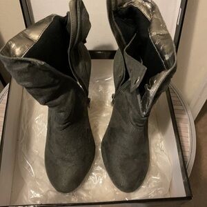 Grey heeled boots. Size 7